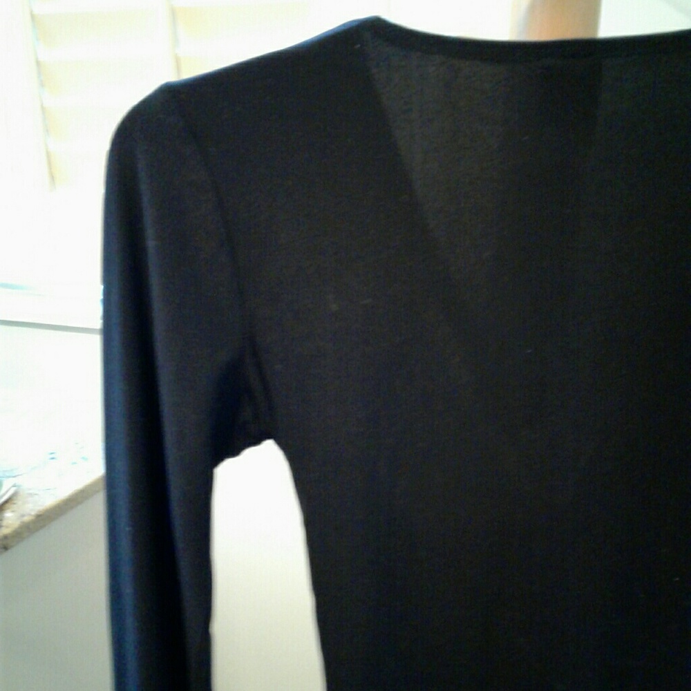 Woman's Top - Picture 4 of 5